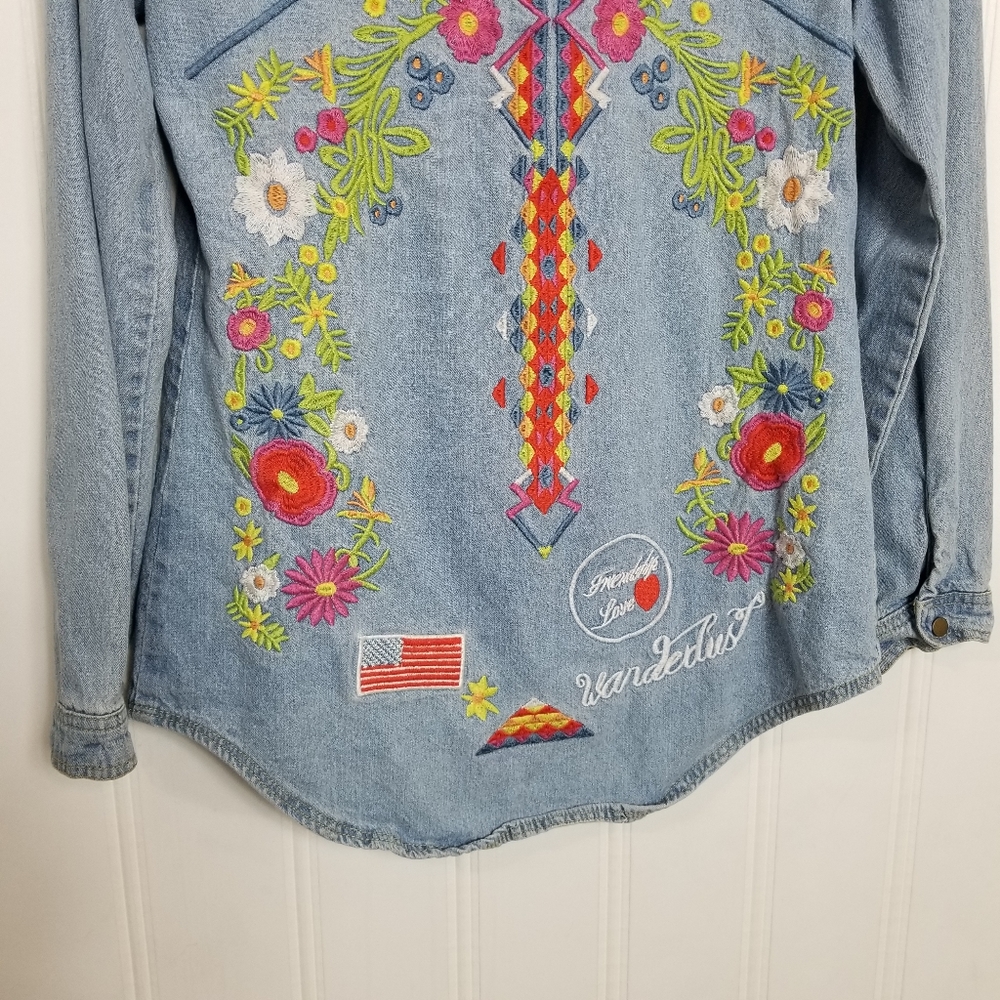 Free People Home Made Denim Shirt Wunderlust Embroidered Sz L - Picture 12 of 15